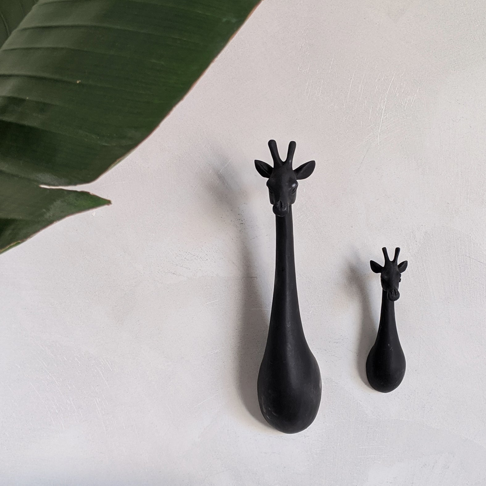 Black Big Animal Head Hooks