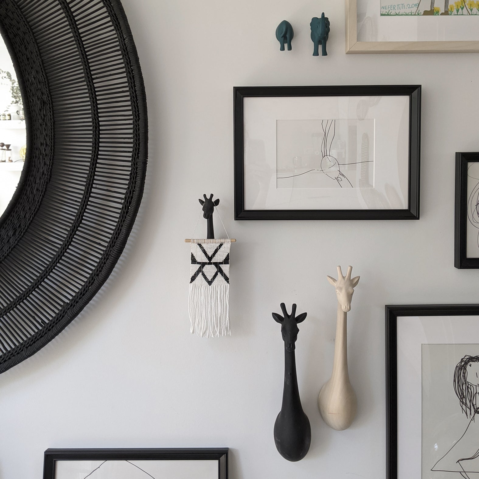 Black Big Animal Head Hooks