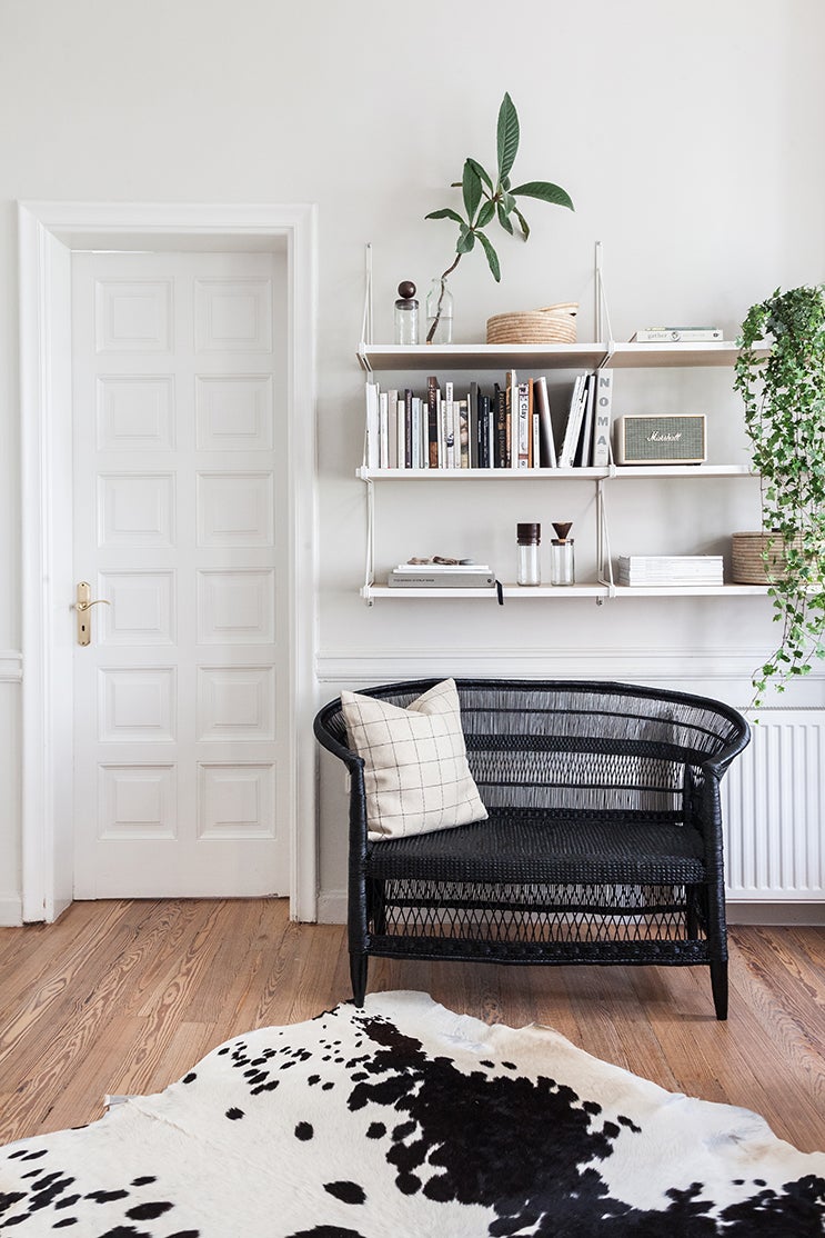 Malawi Loveseat Black